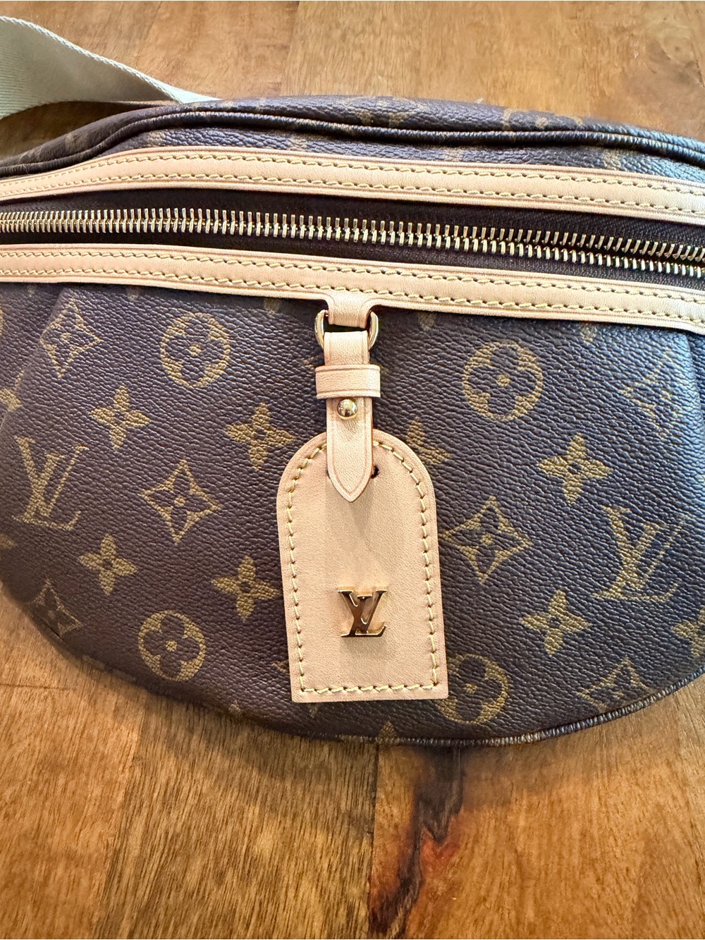 Louis Vuitton High Rise bumbag Monogram Canvas with Crossbody Adjustable Strap - Picture 2 of 10